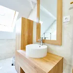 Th 102 F2 En Duplex Confort 1 A 3 Personnes شقة *
